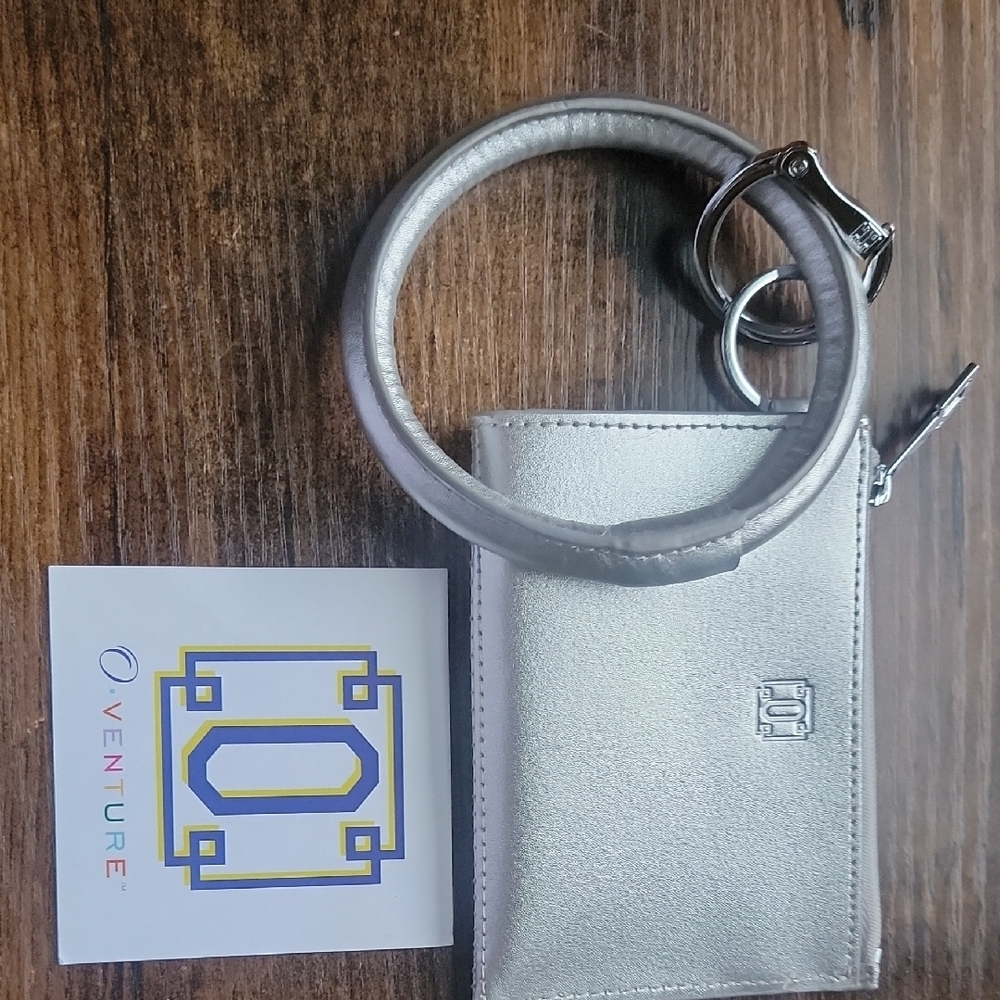 Silver Key & Card Holder